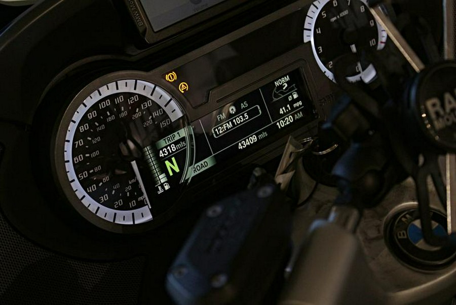 2016 BMW R 1200 RT Ebony Metallic