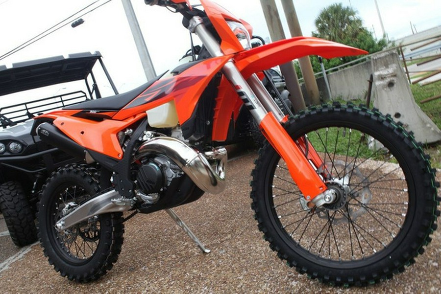 2027 KTM XC 300 W