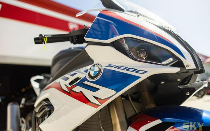 2021 BMW S 1000 RR Light White / Racing Blue / Racing Red