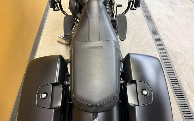 2019 Indian Chieftain Dark Horse Thunder Black Smoke Dark Horse Bronze Smoke