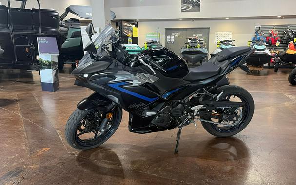 2025 Kawasaki NINJA 500 KRT SE ABS