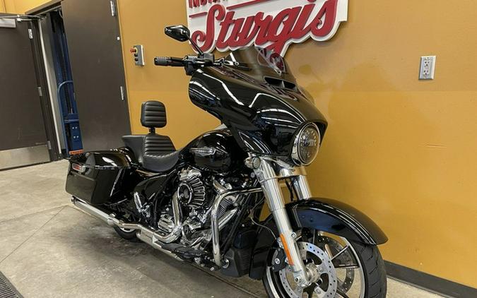 2022 Harley-Davidson FLHX - Street Glide