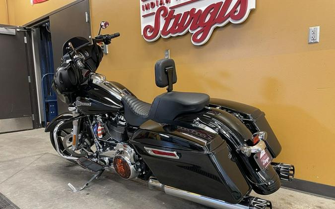 2022 Harley-Davidson FLHX - Street Glide