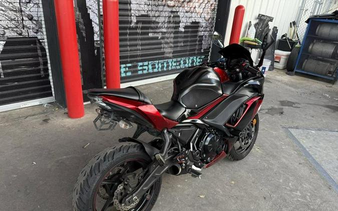 2022 Kawasaki Ninja® 650 ABS Metallic Matte Graphenesteel Gray