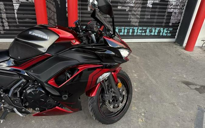 2022 Kawasaki Ninja® 650 ABS Metallic Matte Graphenesteel Gray