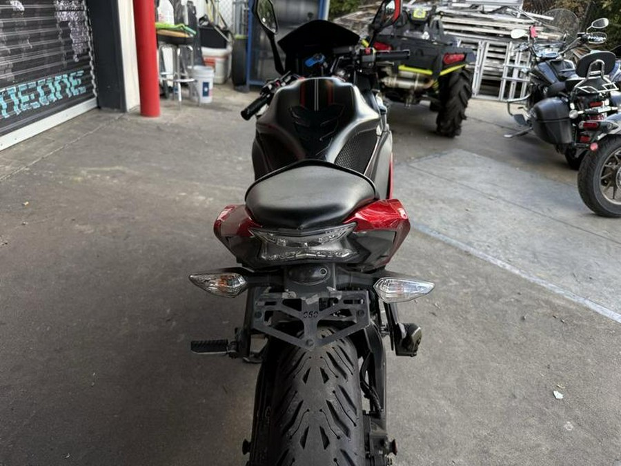 2022 Kawasaki Ninja® 650 ABS Metallic Matte Graphenesteel Gray