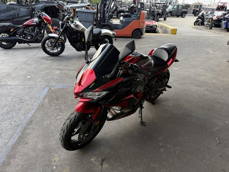 2022 Kawasaki Ninja® 650 ABS Metallic Matte Graphenesteel Gray