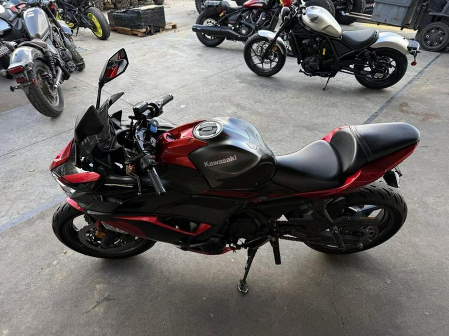 2022 Kawasaki Ninja® 650 ABS Metallic Matte Graphenesteel Gray