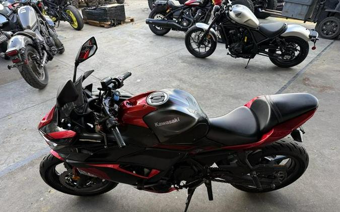 2022 Kawasaki Ninja® 650 ABS Metallic Matte Graphenesteel Gray