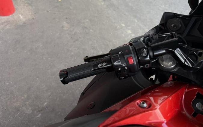 2022 Kawasaki Ninja® 650 ABS Metallic Matte Graphenesteel Gray