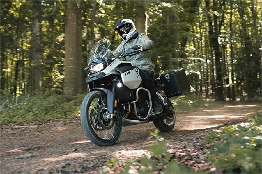 2026 BMW Motorrad F 900 GS Adventure