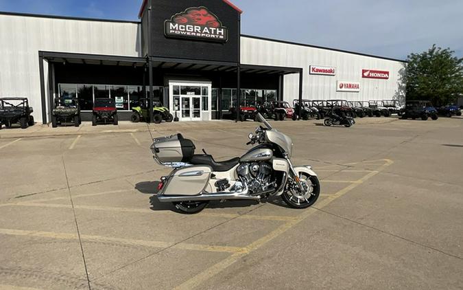 2025 Indian Roadmaster Limited Silver Quartz Metallic