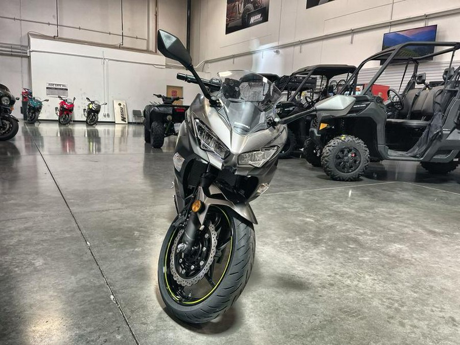 2021 Kawasaki Ninja® 400 Metallic Graphite Gray/Metallic Magnetic Dark Gray