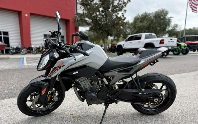 2023 KTM Duke 790