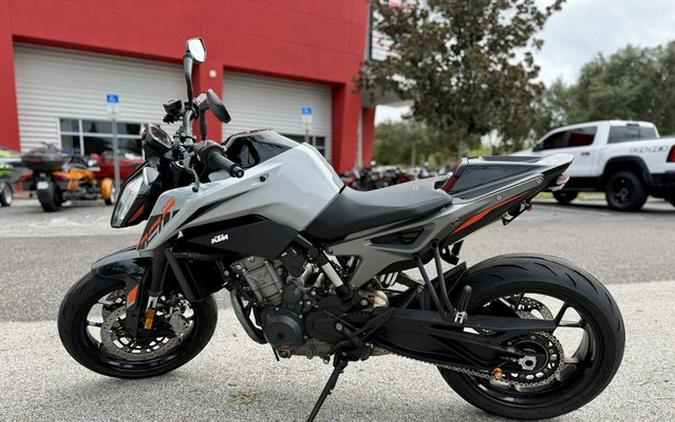 2023 KTM Duke 790