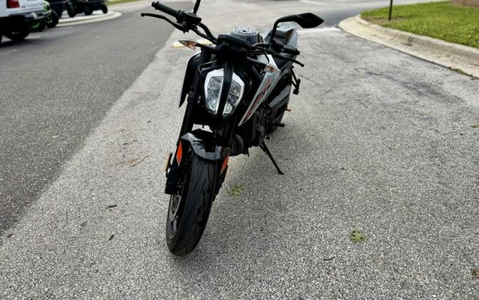 2023 KTM Duke 790