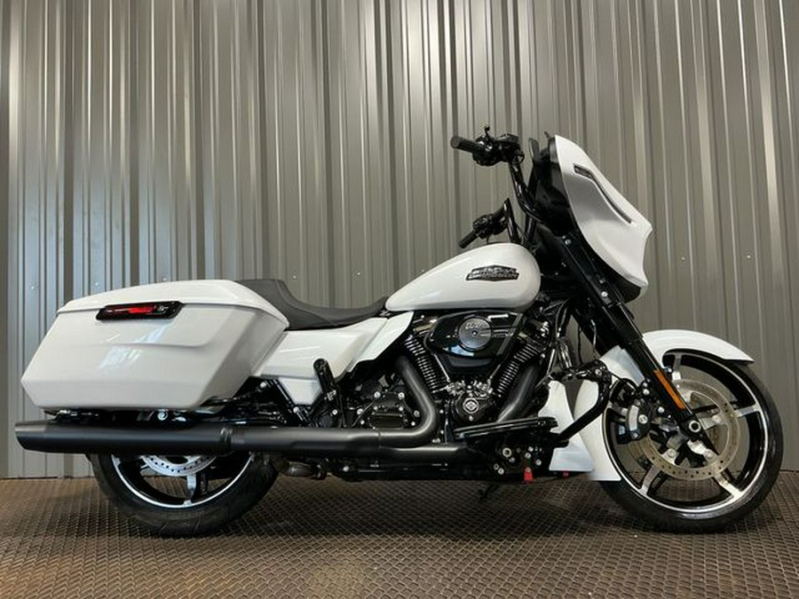 2024 Harley-Davidson Street Glide Base