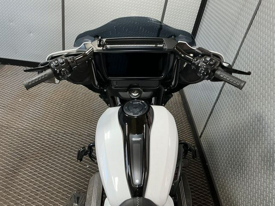 2024 Harley-Davidson Street Glide Base