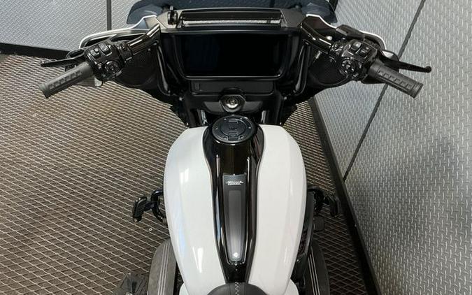 2024 Harley-Davidson Street Glide Base