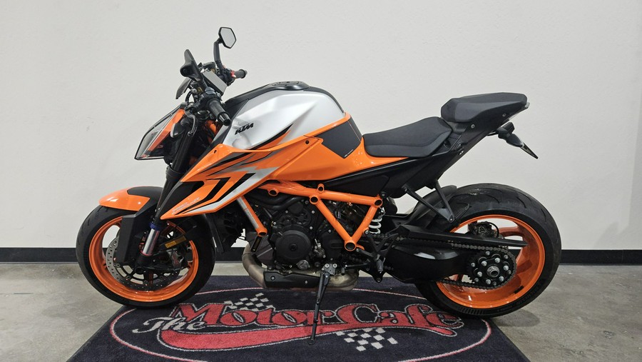 2023 KTM 1290 SUPER DUKE R