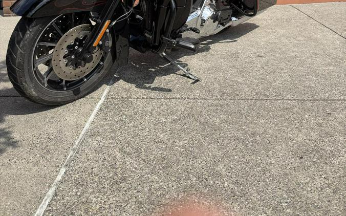Harley-Davidson® CVO™ Ultra Classic® Electra Glide® Crimson Mist Black/Dark Slate with Flame Graphic