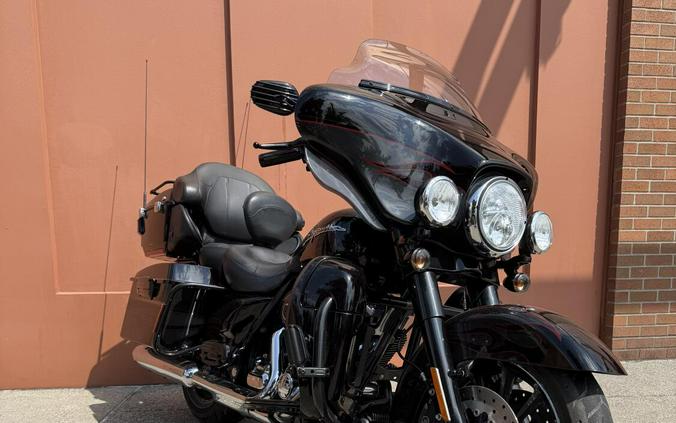 Harley-Davidson® CVO™ Ultra Classic® Electra Glide® Crimson Mist Black/Dark Slate with Flame Graphic