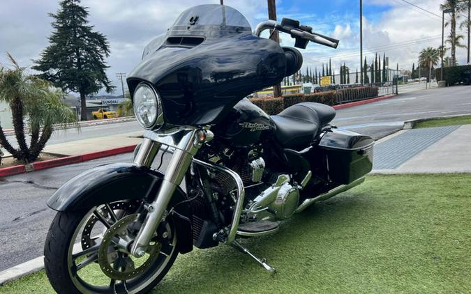 2018 Harley-Davidson® FLHX - Street Glide®