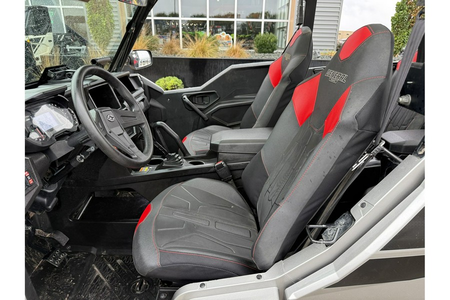 2017 POLARIS GENERAL 4 1000 EPS SILVER PEARL - Polaris