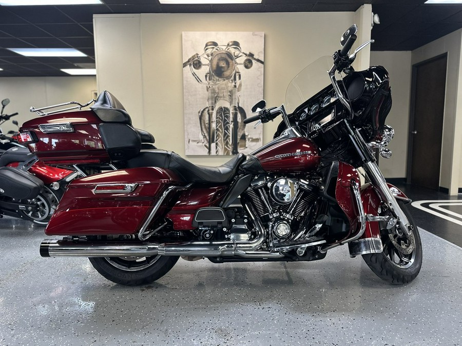 2017 Harley-Davidson® FLHTK Ultra Limited