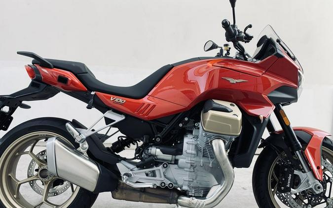 2023 Moto Guzzi V100 Mandello