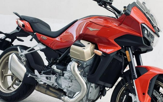 2023 Moto Guzzi V100 Mandello