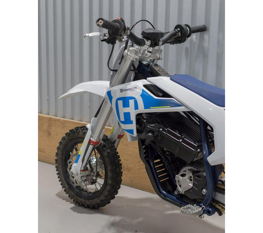 2024 Husqvarna® EE 3