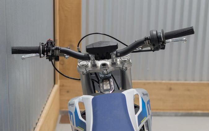 2024 Husqvarna EE 3