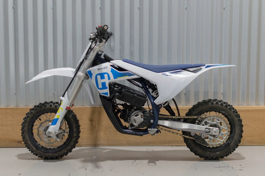 2024 Husqvarna EE 3
