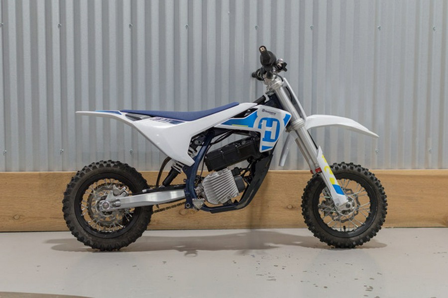 2024 Husqvarna EE 3
