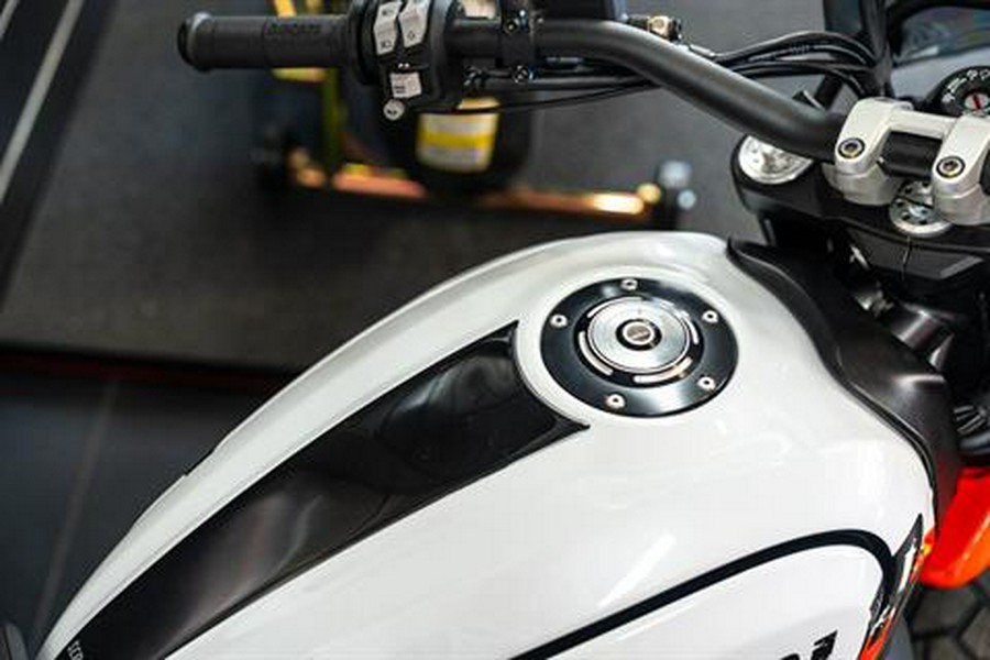 2023 Ducati Scrambler Urban Motard