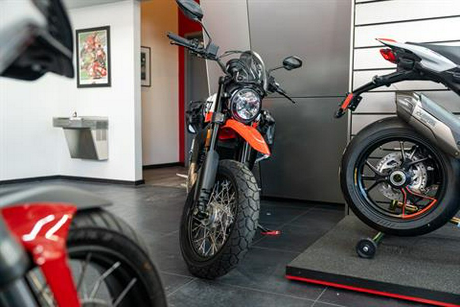 2023 Ducati Scrambler Urban Motard