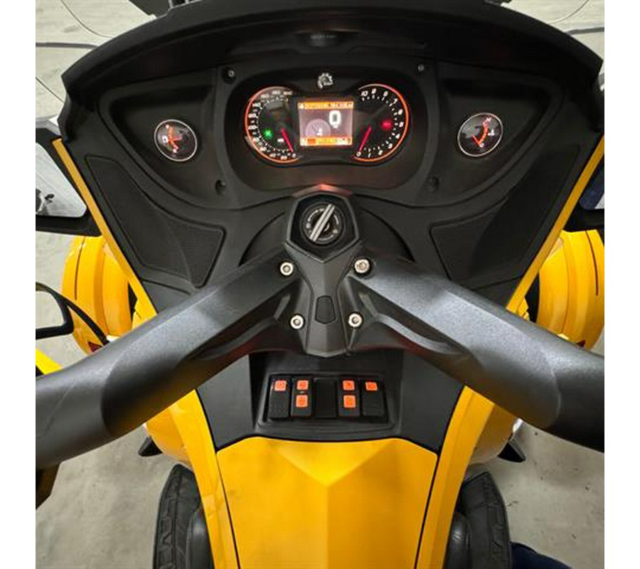 2014 Can-Am Spyder® RT-S SE6