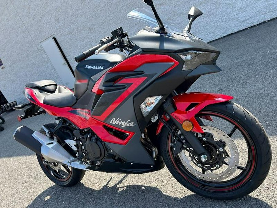 2024 Kawasaki Ninja® 500 ABS Passion Red/Metallic Flat Spark Black