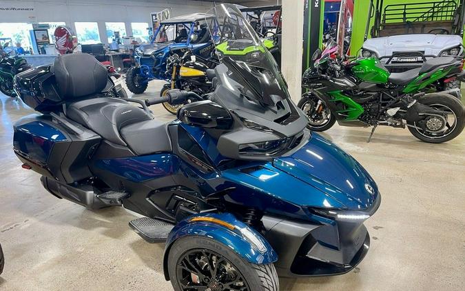 2024 Can-Am® Spyder RT Limited Dark Wheels