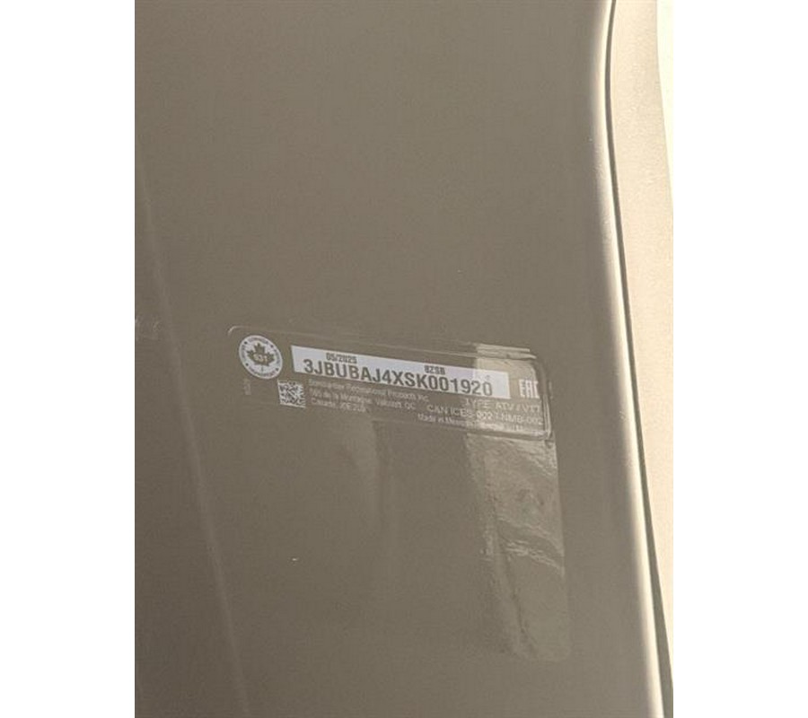 2025 Can-Am Defender MAX HD7