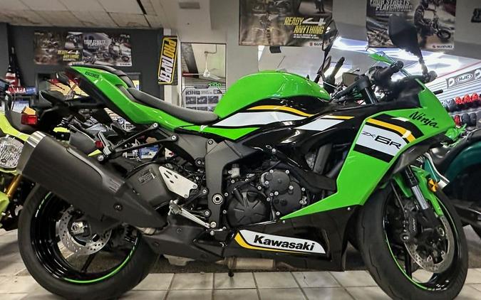 2025 Kawasaki Ninja® ZX™-6R Base