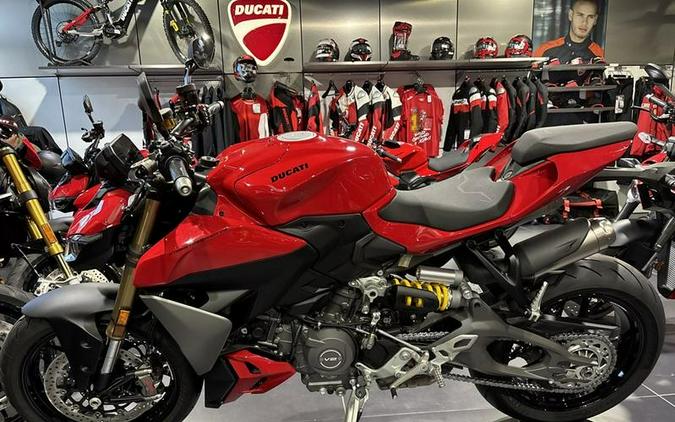 2026 Ducati Streetfighter V2
