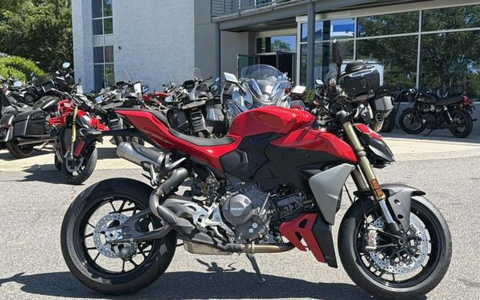 2026 Ducati Streetfighter V2
