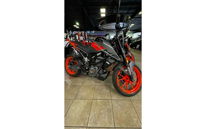 2023 KTM 200 DUKE