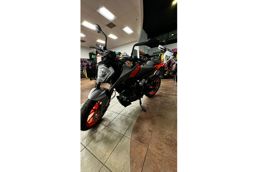 2023 KTM 200 DUKE