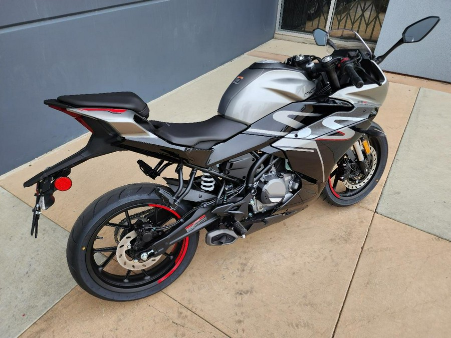 2023 CFMoto 300SS