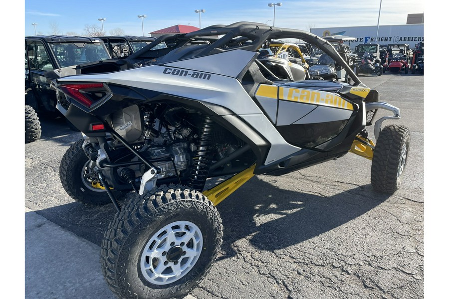 2024 Can-Am Maverick R BASE