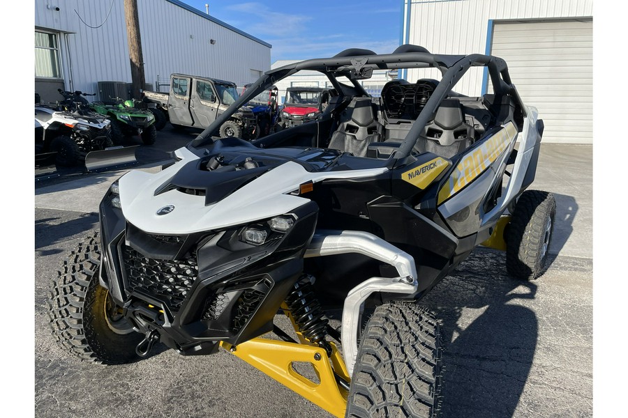 2024 Can-Am Maverick R BASE