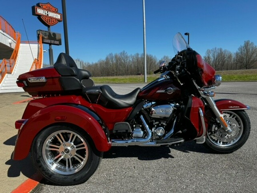 2024 Harley-Davidson Tri Glide Ultra Red Rock / Vivid Black